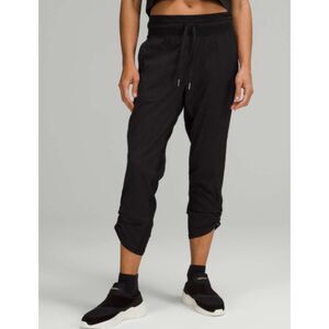Lululemon Dance Studio Mid-Rise Crop 25", Black, Size 4, W6CDQS